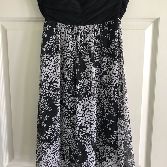 Express Strapless Floral Sundress - Picture 2 of 6
